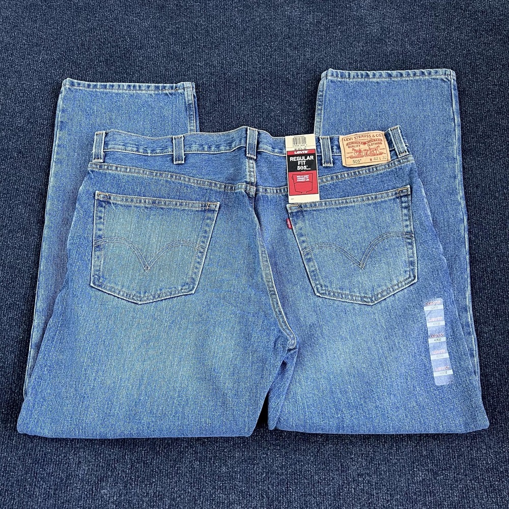 Levis 505 Jeans Mens 42x32 Medium Wash Blue Denim Regular Fit Straight Leg Pants